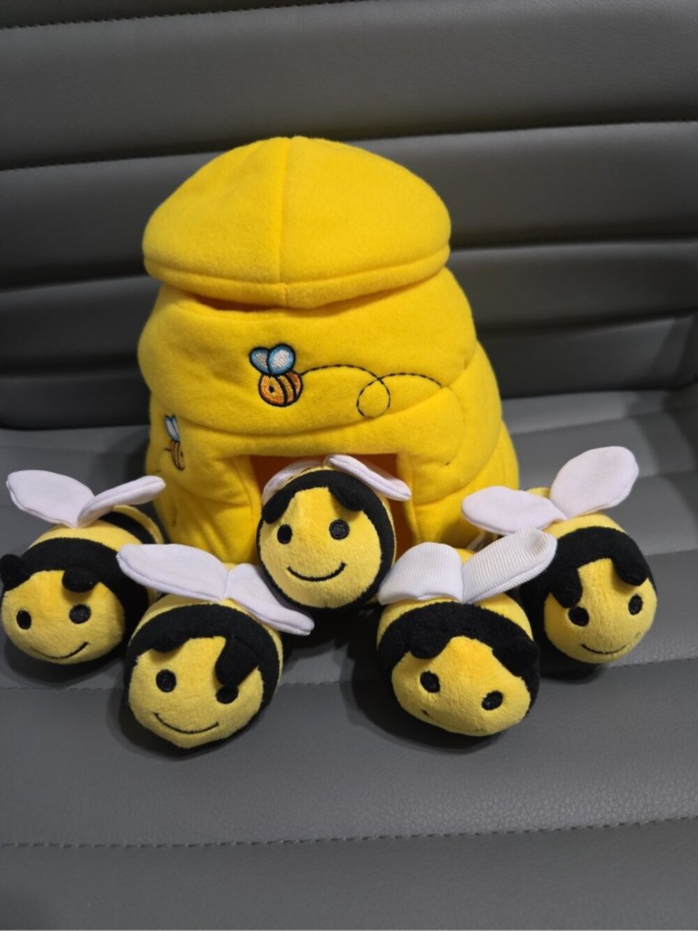 Lakeshore Sensory Plush Beehive Playset w/5 Bumblebees